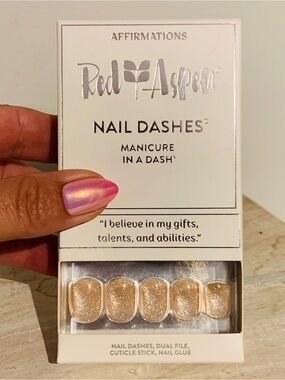 Red Aspen Nail Dashes Press-On Nails -Glitter